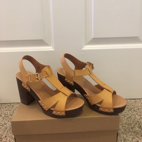 Francesca's Collections Shoes - Chunky Heel Pump - NWT and Shoe Box - Size 7 Francesca's Collections Shoes - Chunky Heel Pump - NWT and Shoe Box - Size 7